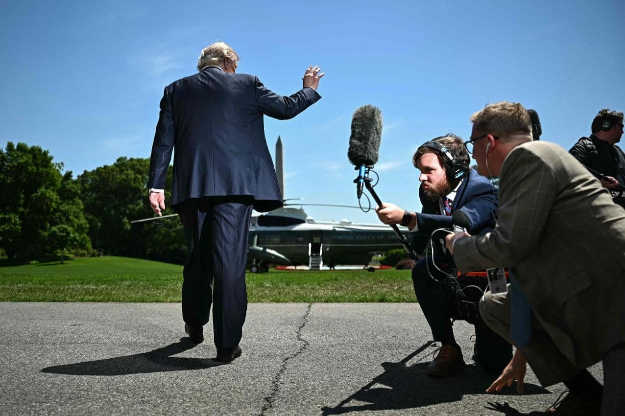 Trump heads to China for high-stakes summit with Xi