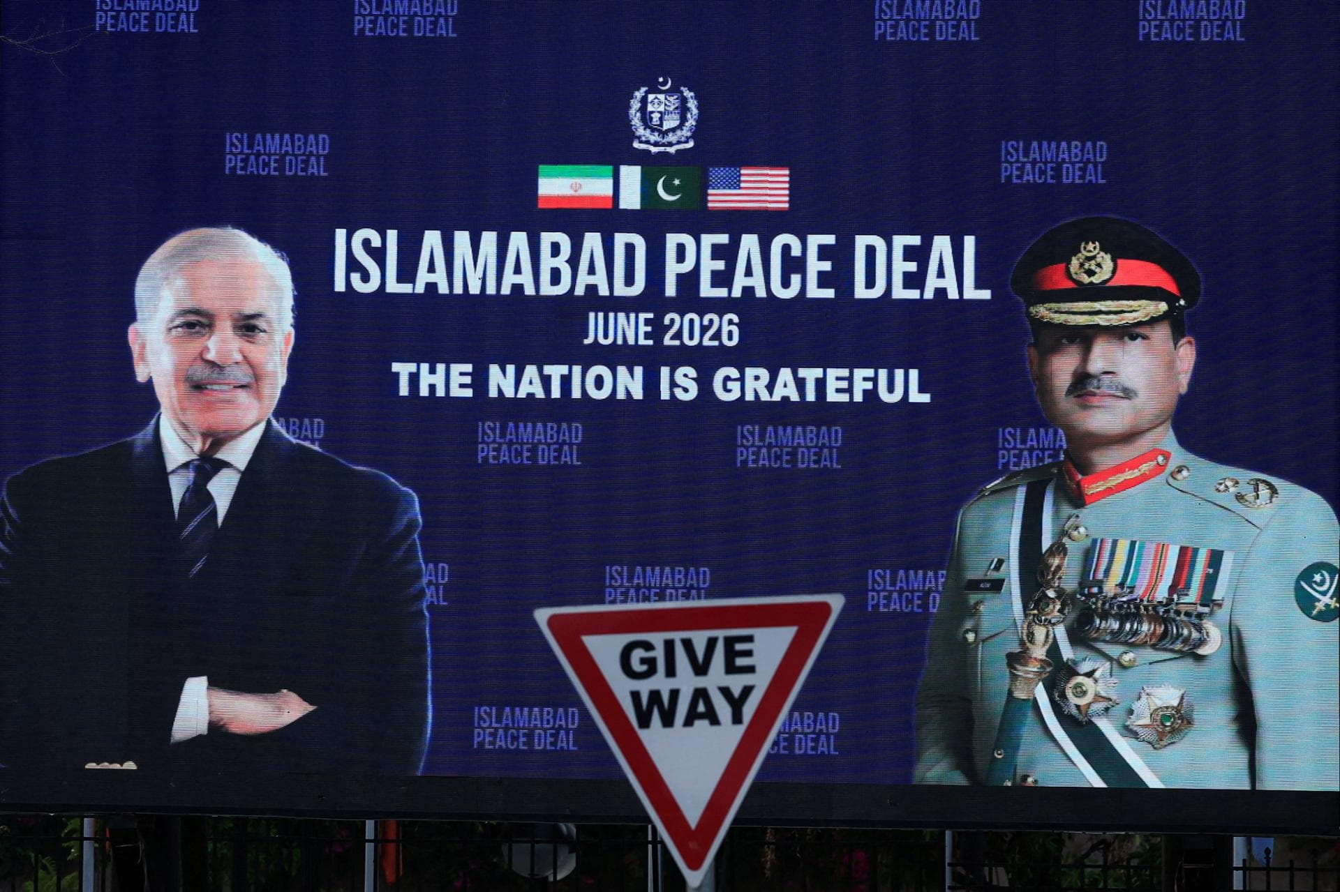 Iran deal includes $300 bil. fund, more than half of which already committed, source says