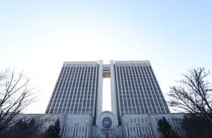 Victim of 'Busan spin-kick' attack to get state compensation for insufficient probe