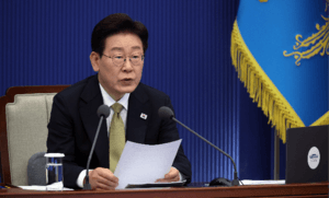 Lee stresses respect for corporate rights as Samsung strike looms