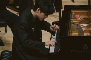 In Lim Yunchan's Mozart, the left hand carries the feeling